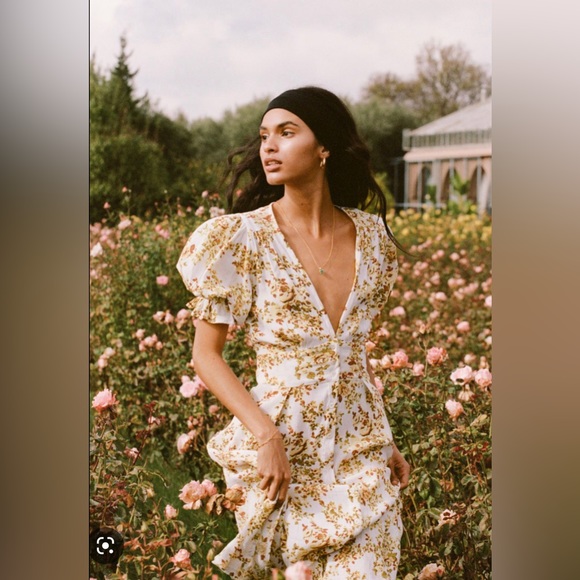 Faithfull the Brand Dresses & Skirts - Faithfull The Brand Floral Rafa Midi Dress